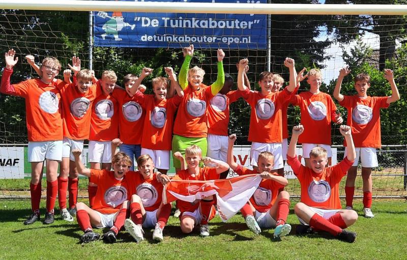 BAS JO14-1 Seizoen 2022-2023 Kampioen (foto: De vaste razende reporter)