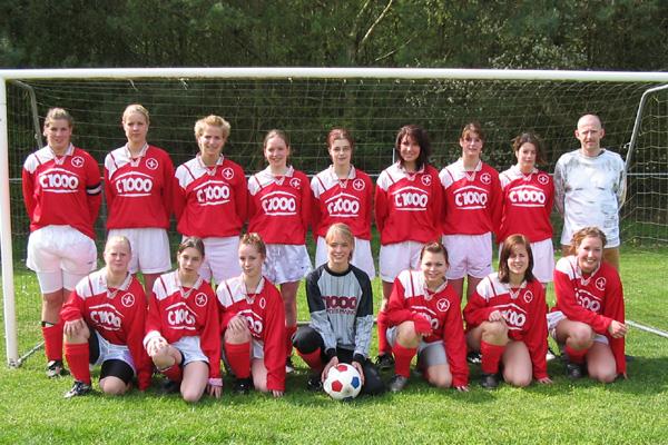 BAS Dames seizoen 2003/2004 (foto: Tineke Stuifzand)