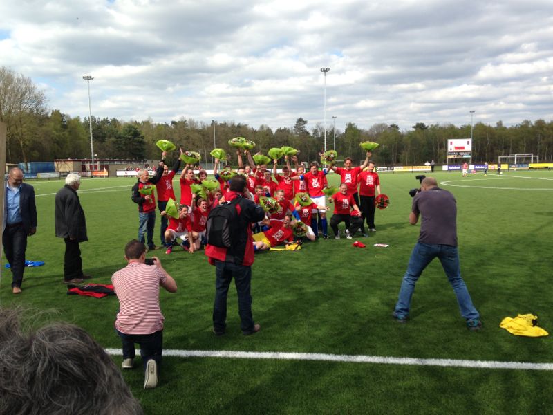 Voetballers BAS Kampioen