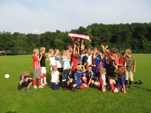 Supertalent BAS-voetbal vertrekt naar AJAX