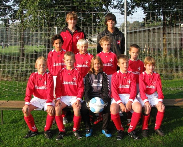 BAS E1 wil Revanche!
