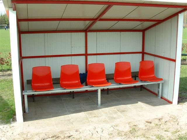 Dugouts op veld 2
