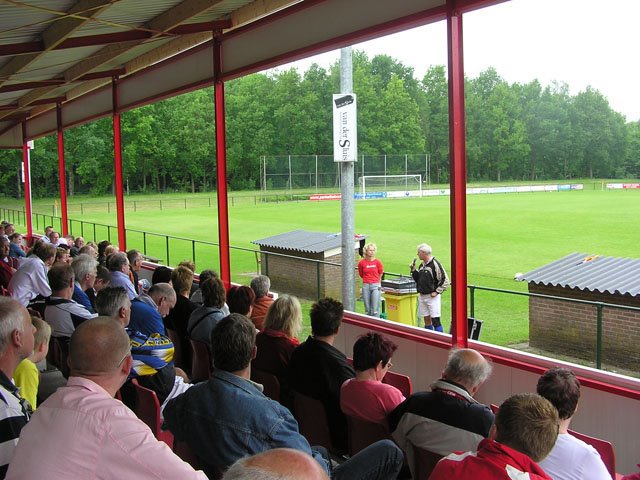 Tribune BAS Voetbal geopend