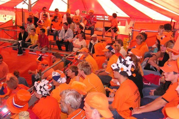 Voetbal gaat door in kerk!