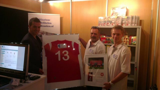 Kantoorartikelen Dronten ontvangt cadeau