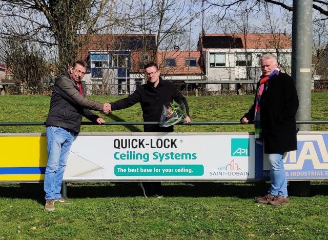 Saint Gobain sponsort ook reclamebord